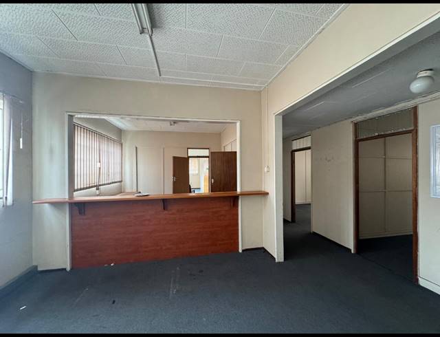 280M² WAREHOUSE TO LET IN INDUSTRIA NORTH